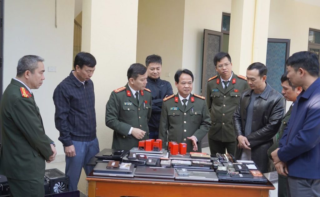 Chân dung “chủ tịch” 9x đứng sau cú lừa tiền ảo 400 tỷ khiến hơn 42.000 người sập bẫy缩略图 Chân dung “chủ tịch” 9x đứng sau cú lừa tiền ảo 400 tỷ khiến hơn 42.000 người sập bẫy缩略图