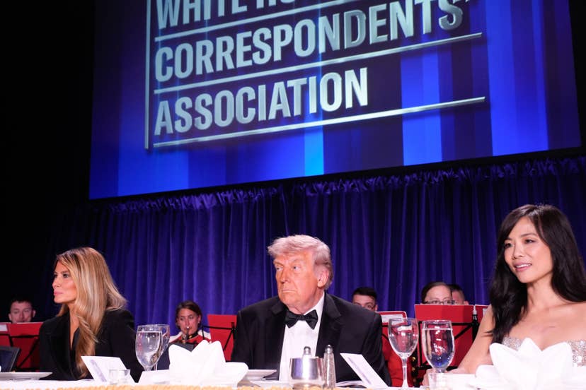 Nổ súng ngay trong bữa tiệc Nhà Trắng: An ninh của ông Donald Trump bị đặt dấu hỏi缩略图