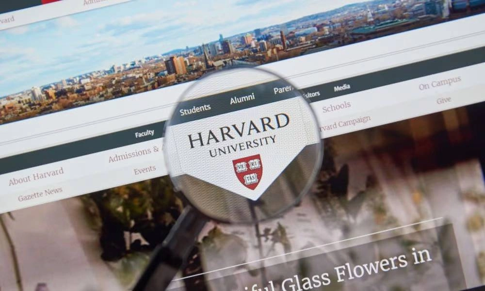Harvard bán sạch ETF Ethereum, quỹ đầu tư Abu Dhabi tiếp tục gom mạnh Bitcoin缩略图