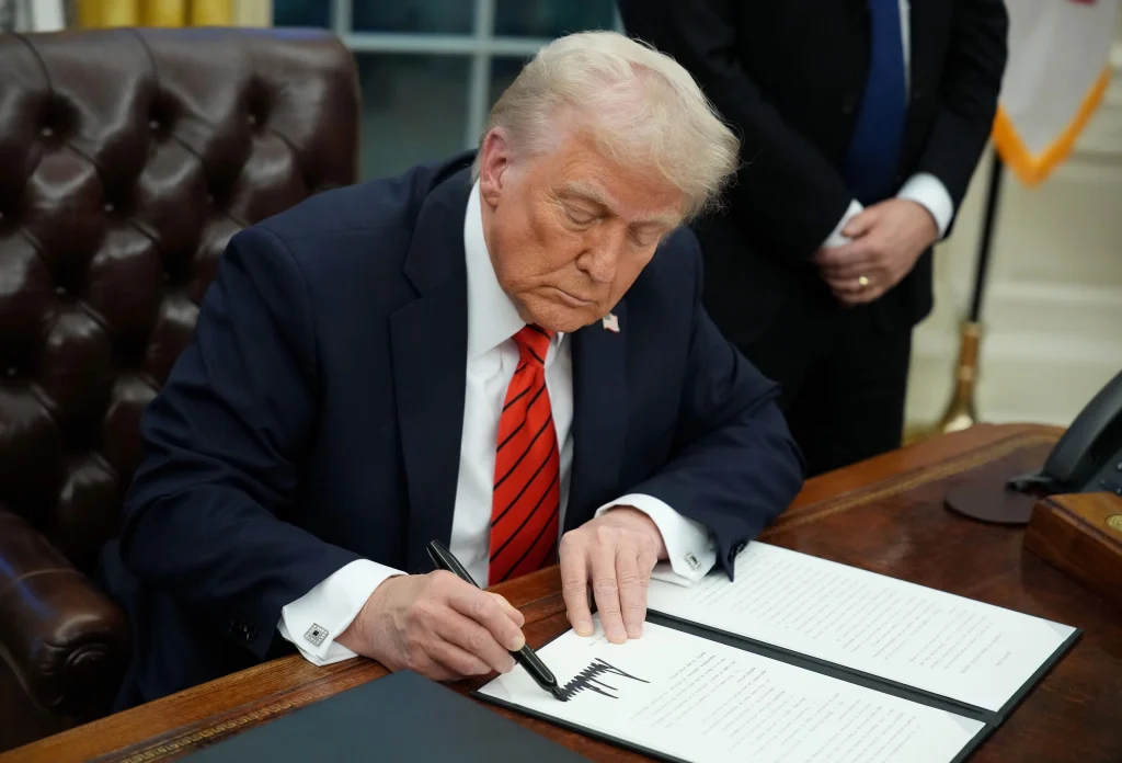 Trump ban hành sắc lệnh yêu cầu Fed mở đường cho crypto tiếp cận hệ thống thanh toán Mỹ缩略图