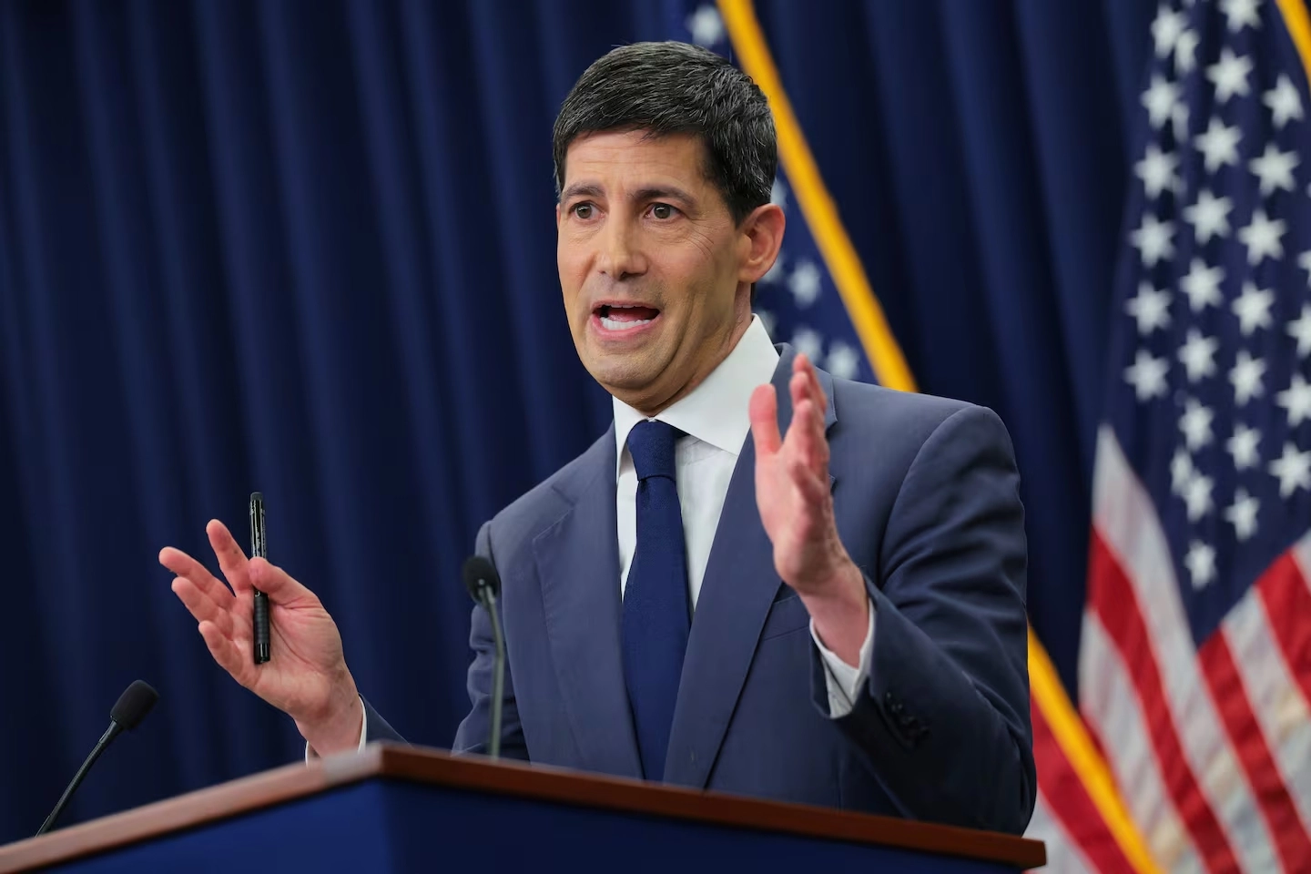Fed giữ nguyên lãi suất trong cuộc họp đầu tiên của Kevin Warsh, Bitcoin và chứng khoán Mỹ đồng loạt giảm缩略图