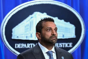 Giám đốc FBI vướng bê bối kê khai chậm khoản đầu tư khủng vào Strategy缩略图