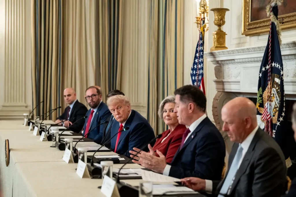 Trump chuẩn bị gặp mặt loạt ông lớn crypto缩略图