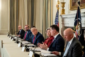 Trump chuẩn bị gặp mặt loạt ông lớn crypto缩略图