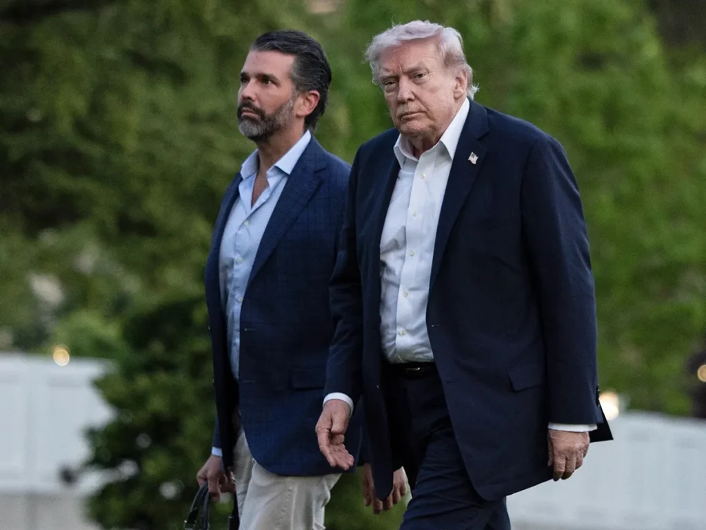 Nghị sĩ Cộng hòa yêu cầu điều tra con trai Trump vì các thương vụ crypto缩略图